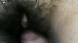 الزوجان الشباب من السودان لديهم متعة