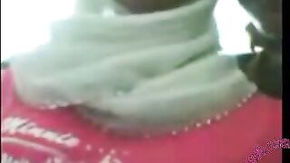 فتاة محجبة تنتاك وتمص