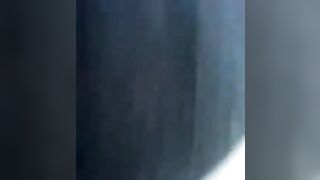 بنت فى حمام المدرسه تقلع وتعرض صدرها وكسها وطيزها وصحبتها تصورها بالصور