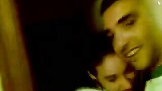 سكس عربية لسيدة ورجلين