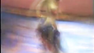 راقصة عربية ترقص بشرمطة