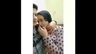 مارس الجنس اثنين من المراهقين في حفلة