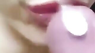 جبهة تحرير مورو الإسلامية جميلة تمتص ديك كبيرة