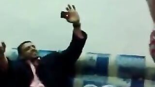 بنت راقصة عربية مشهورة