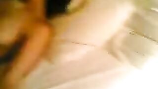 سيدتان عربياات بيلحسوا ويمصوا ويبوسوا بعض بطريقة تهيج